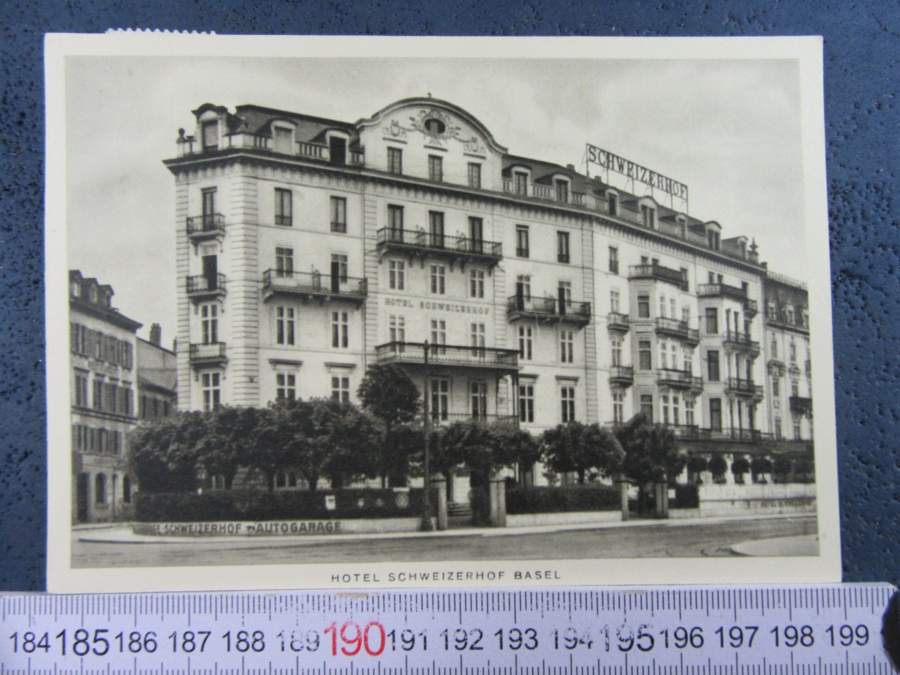 Cartoline postali: BASEL HOTEL SCHWEIZERHOF MIT AUTOGARAGE AK-BS – Usato da Ettingen venduto da Hausi4711