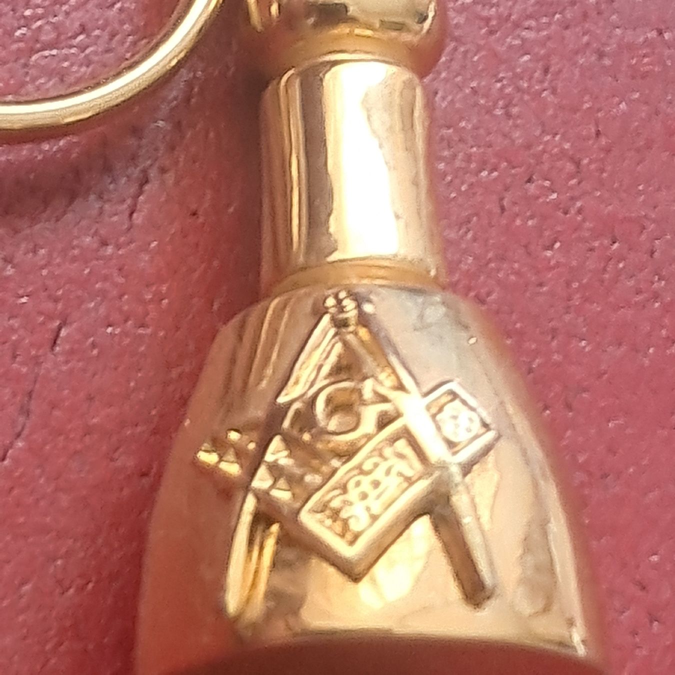 Porte-clés: Anhänger mit Goldsymbol – D'occasion à Dietikon par una_y6wy 2