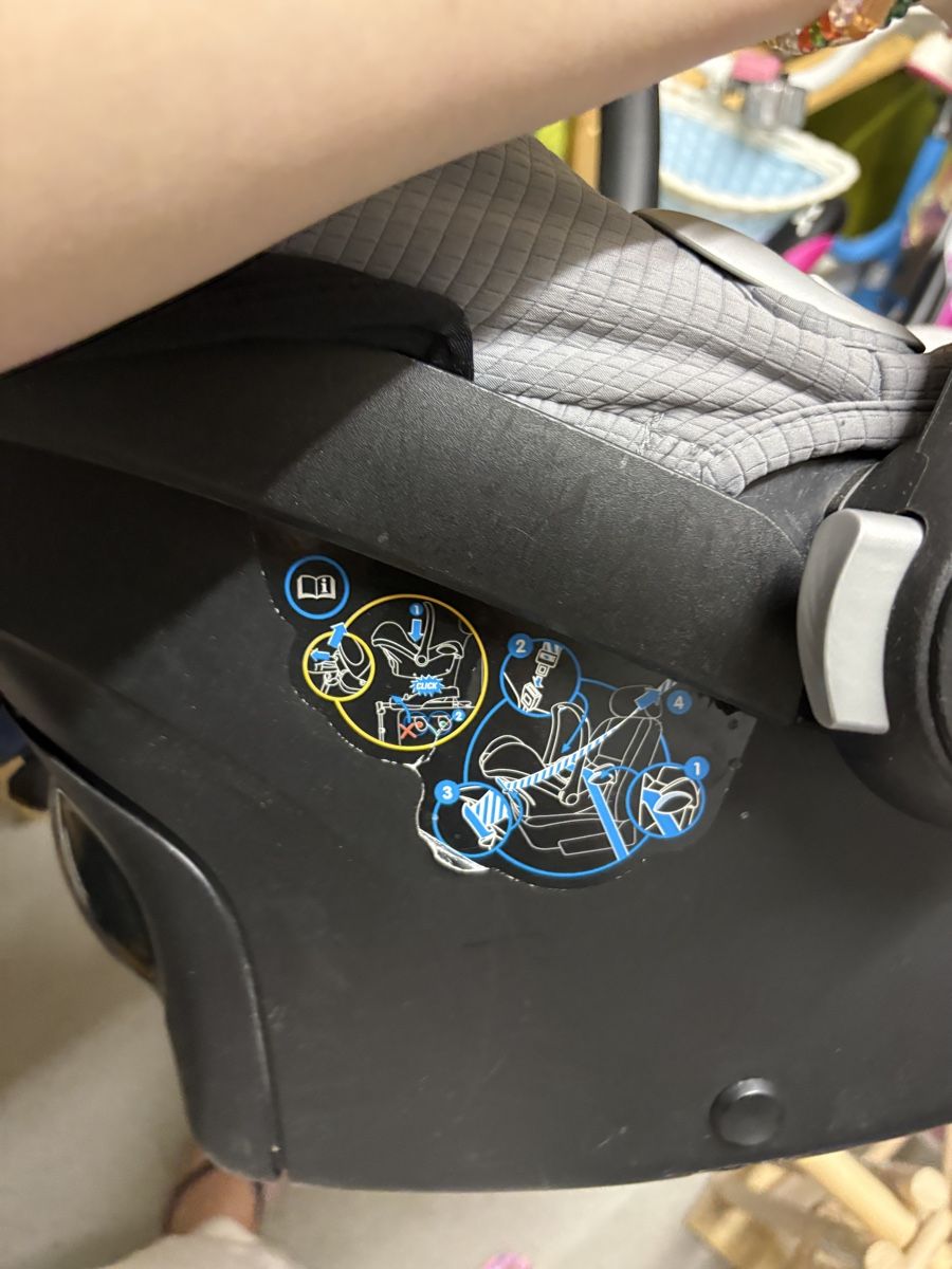 Maxi-Cosi Auto-Kindersitze: Maxi-Cosi mit Easy Base – Gebraucht aus Steffisburg von elsa.catalina 4