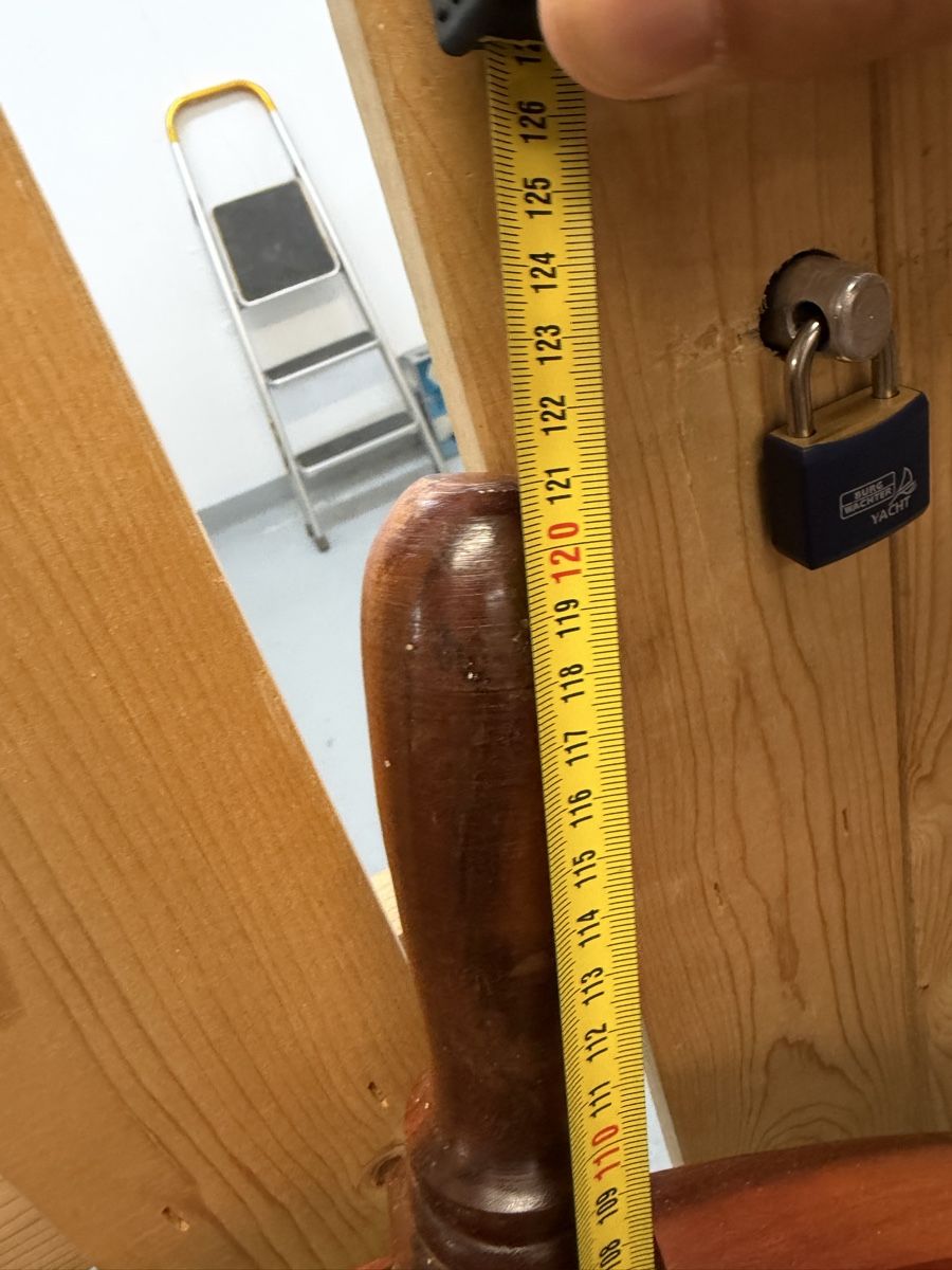 Tutte le decorazioni: Schiffs-Steuerrad aus Holz – Usato da Schwarzenbach SG venduto da gzem 1