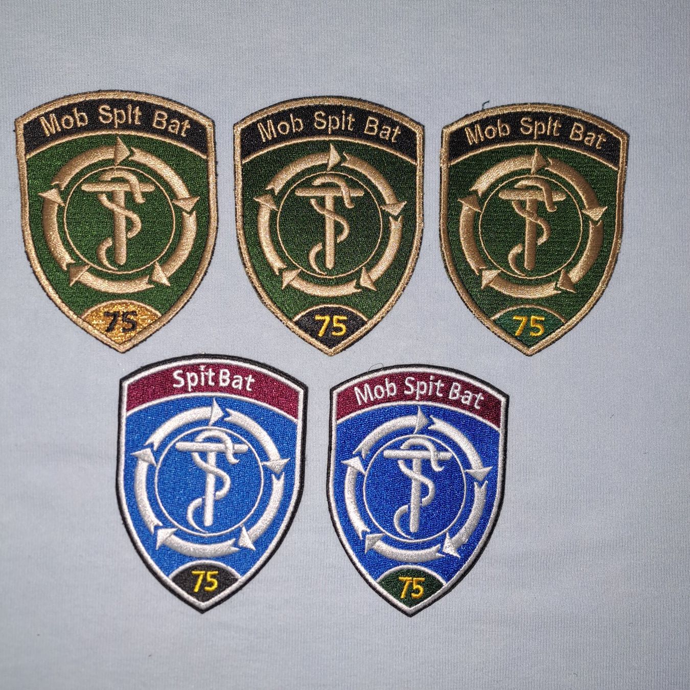 Schweizer Armee Placchette & Badge: Mob Spit Bat 75 – Nuovo (secondo la descrizione) da Gipf-Oberfrick venduto da Mig_29