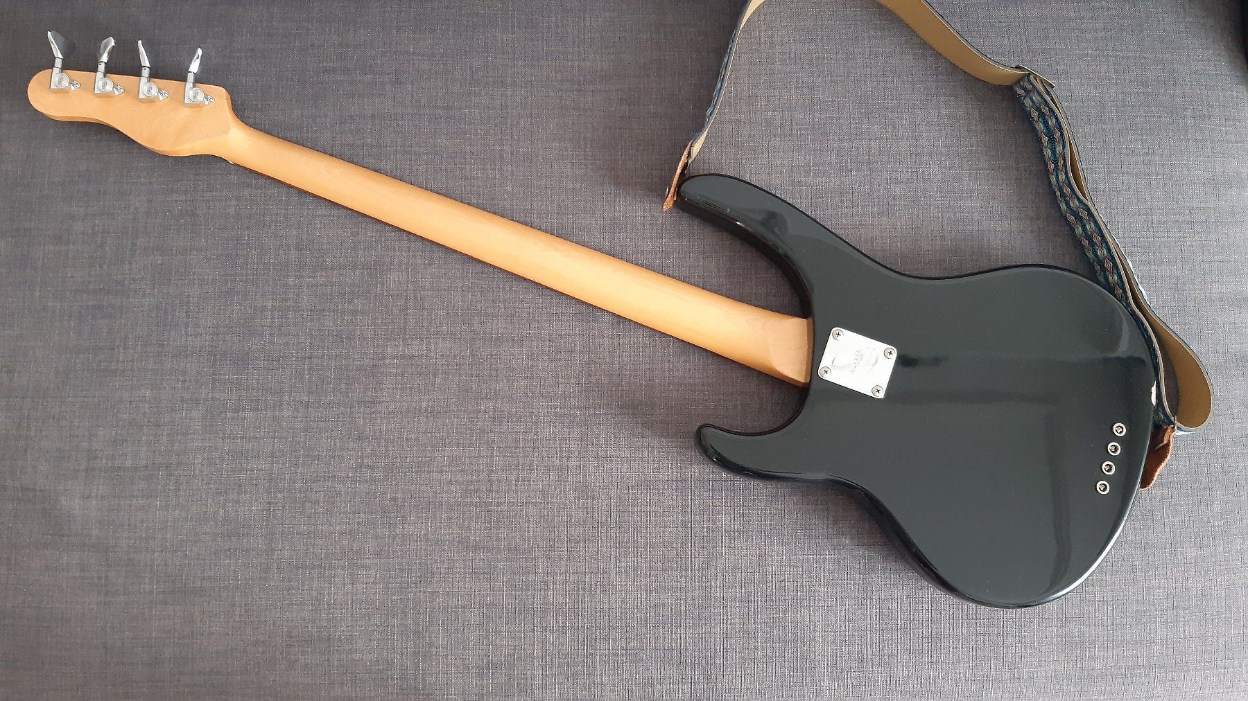 Strumenti musicali: Washburn Force 4 Precision E-Bass – Usato da Basel venduto da odradek 3