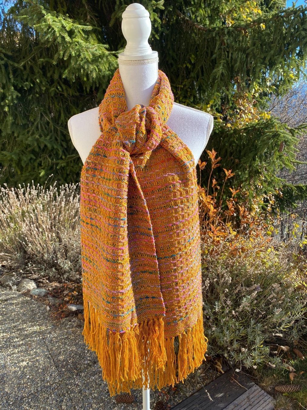Foulard & Sciarpe: Écharpe handwoven - merino & soie – Nuovo e nell'imballaggio originale da Randogne venduto da BonnieG