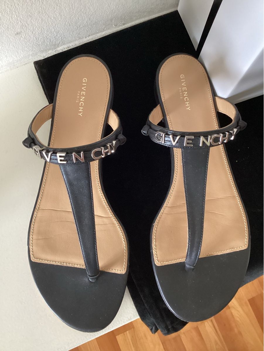 Givenchy Scarpe da donna: Givenchy, Zehsandalen, Gr. 41 – Nuovo (secondo la descrizione) da Salenstein venduto da Esprit57