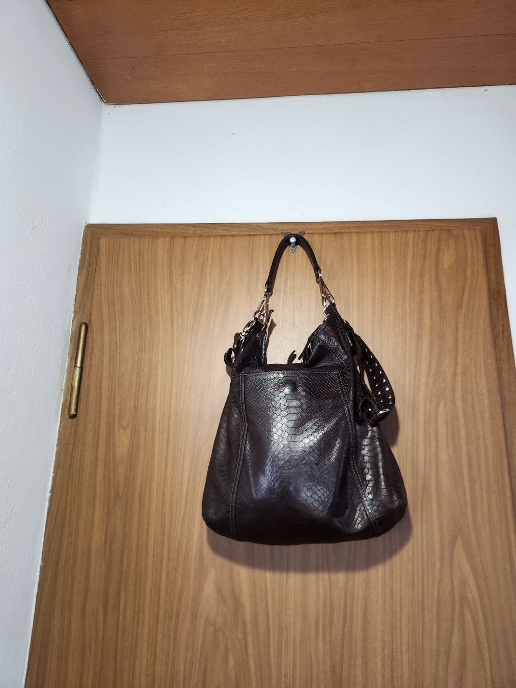 Navyboot Borse da donna: Sac à main Navyboot cuir marron aspect serpent  – Usato da Niedergösgen venduto da Eva2410 1