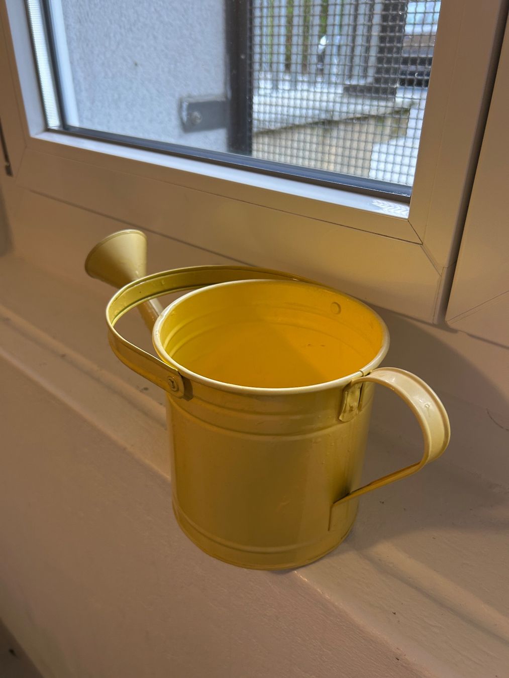 Humidifier & Arroser: Gelbe Giesskanne aus Metall – D'occasion à Wabern par belka72 1