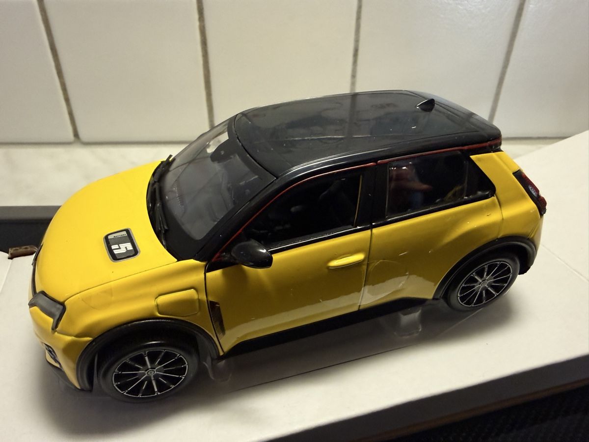 Renault Modellini d'auto: Renault 5 E-Tech gelb 1/24 NEU/OVP – Nuovo e nell'imballaggio originale da Messen venduto da Versber 1