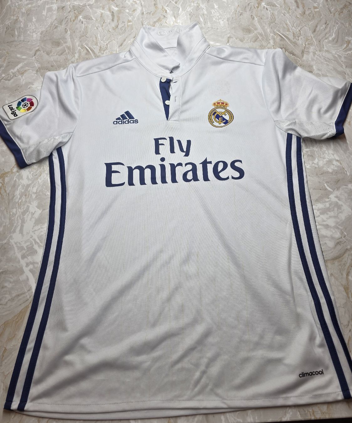 Lotti di vestiti: Fussball Trikot – Usato da Oberentfelden venduto da Ketschap 4