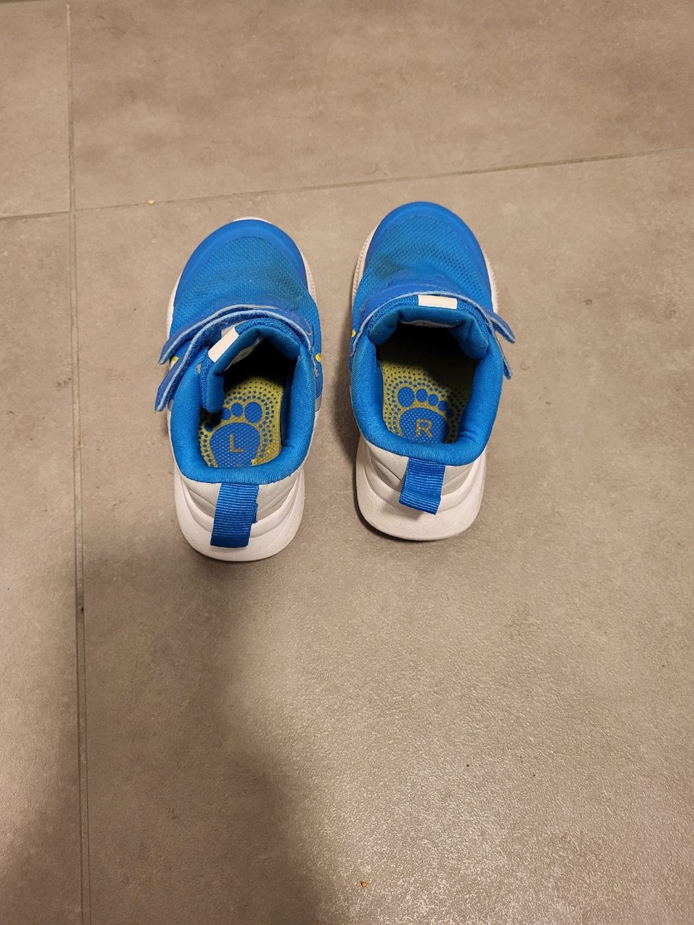 Nike Schuhe für Jungen: Nike Sneaker/Turnschuhe, Grösse 26 – Gebraucht aus Biel/Bienne von Aare5 2