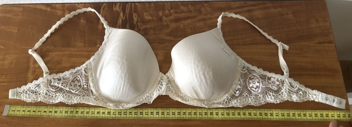 Triumph Altra biancheria intima: TRIUMPH- BH mit Spitzendetails – Usato da Dietlikon venduto da Luna77