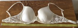 TRIUMPH- BH mit Spitzendetails