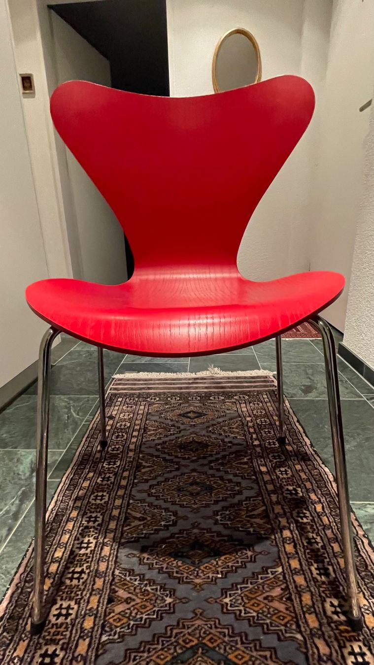 Fritz Hansen Stühle: 1 Stuhl Arne Jacobsen "Serie 7" [2/3] – Neu (gemäss Beschreibung) aus Zürich von vandeloow