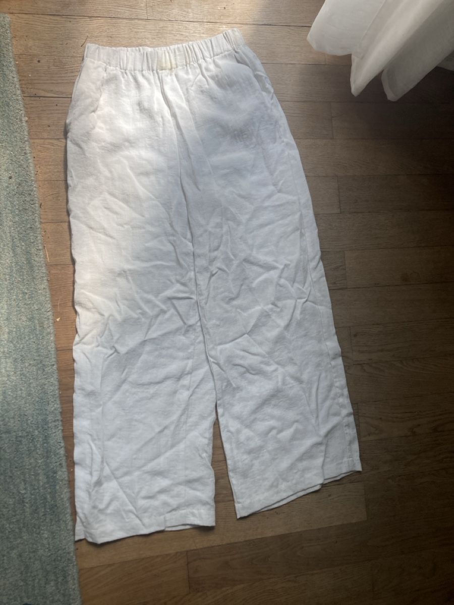 Zara Pantaloni: Sommerhose Zara Gr M – Usato da Basel venduto da Nomagusa