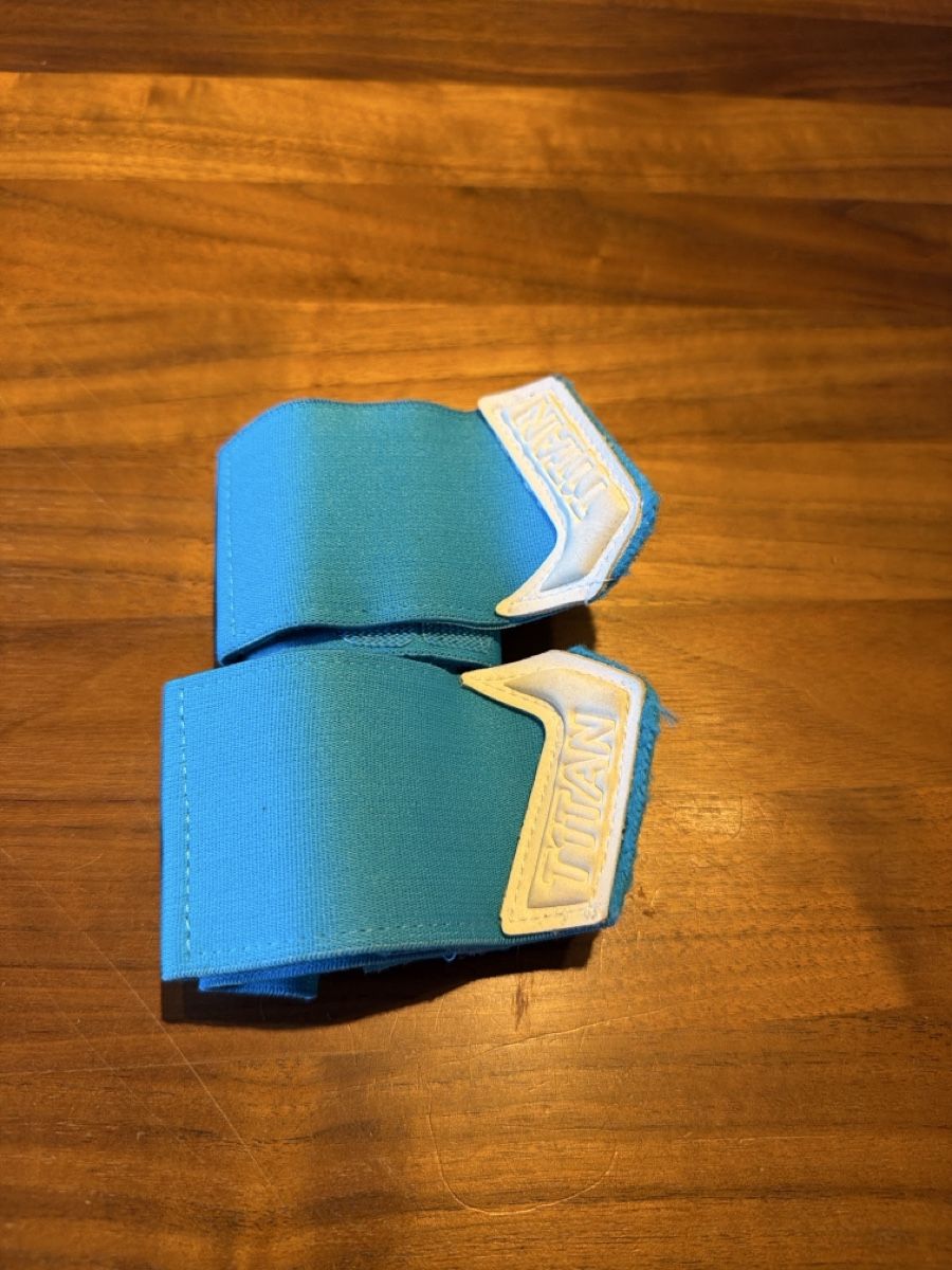Altri accessori da uomo: T1tan Torwarthandschuhe Grösse 10, einmal getragen – Nuovo (secondo la descrizione) da St. Gallen venduto da mka_ym75 4