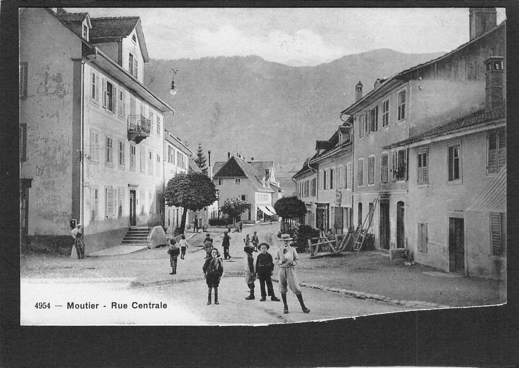 Cartoline postali: AK BE/JU Moutier , Rue Centrale – Usato da Reichenburg venduto da Pipo-67