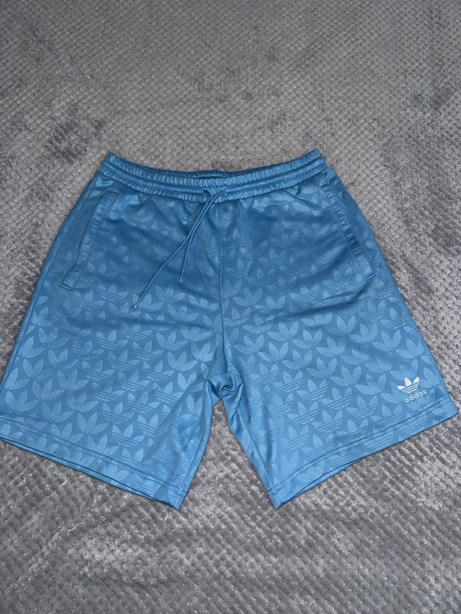 Adidas Hosen: Short bleu adidas – Neu (gemäss Beschreibung) aus Aigle von ama_n8k2 1