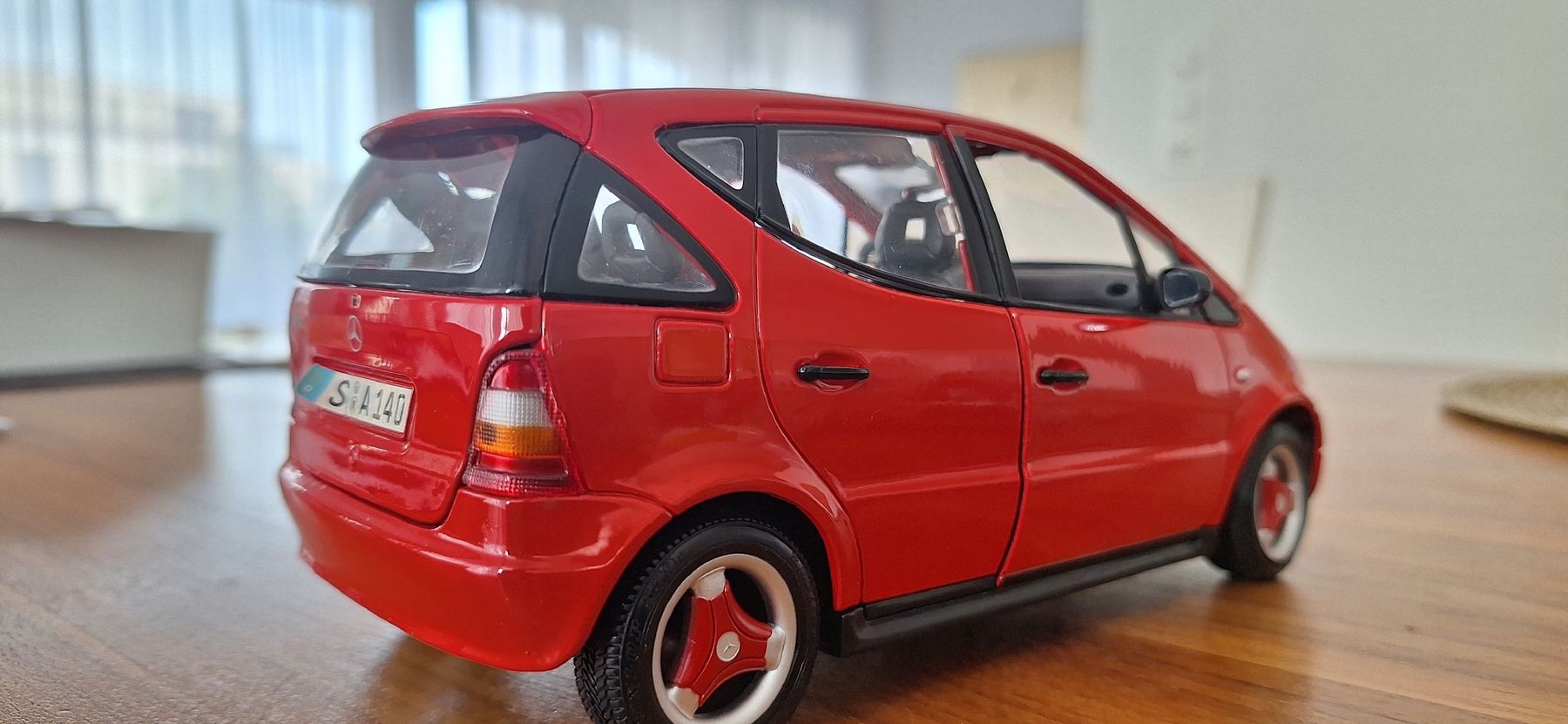Mercedes-Benz Modellini d'auto: Mercedes Modell A 140 1:18 – Nuovo e nell'imballaggio originale da Brugg AG venduto da bacbac5757 3