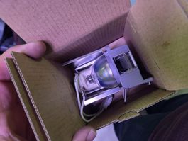 Ersatzlampe GLAMPS SP-LAMP-083 für Projektor PQEK00944-GB