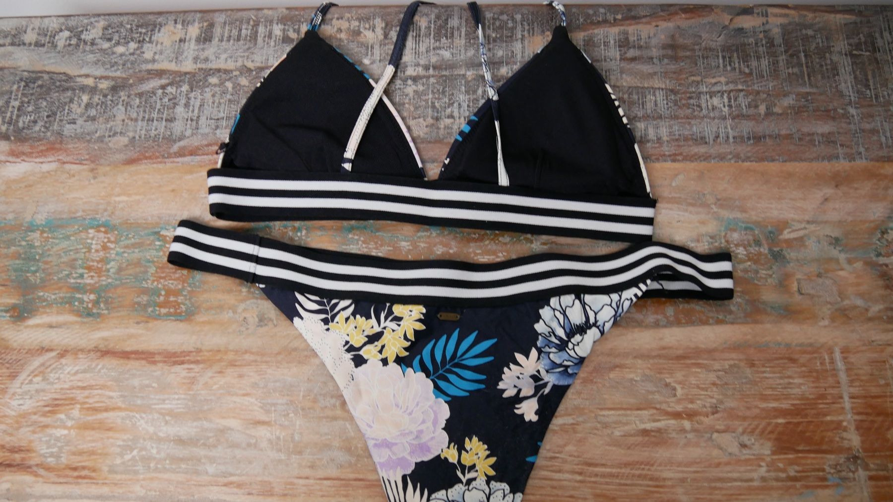Rip Curl Costumi da bagno & Bikini: Ripcurl Bikini schwarz Blumen Grösse S – Usato da Zürich venduto da julia_vina 1