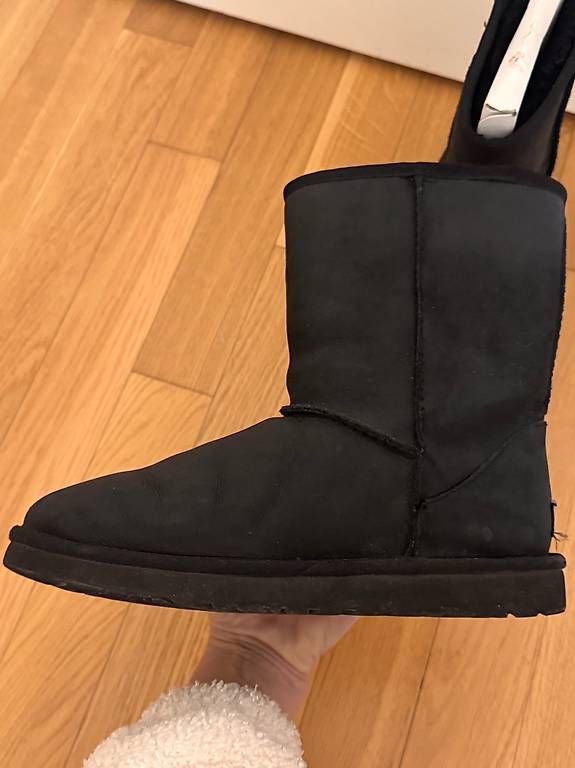Chaussures femmes: Ugg Boots Short Gr.38 – D'occasion à Zürich par melaniec. 2