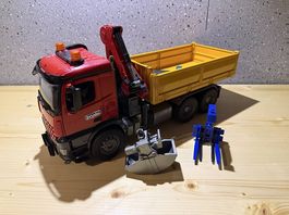 BRUDER - LKW Kipper mit Kran