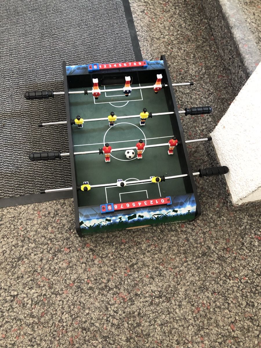 Giochi: Tischkicker Mini Fussballspiel gebraucht – Usato da Arbon venduto da Wladimir1 3