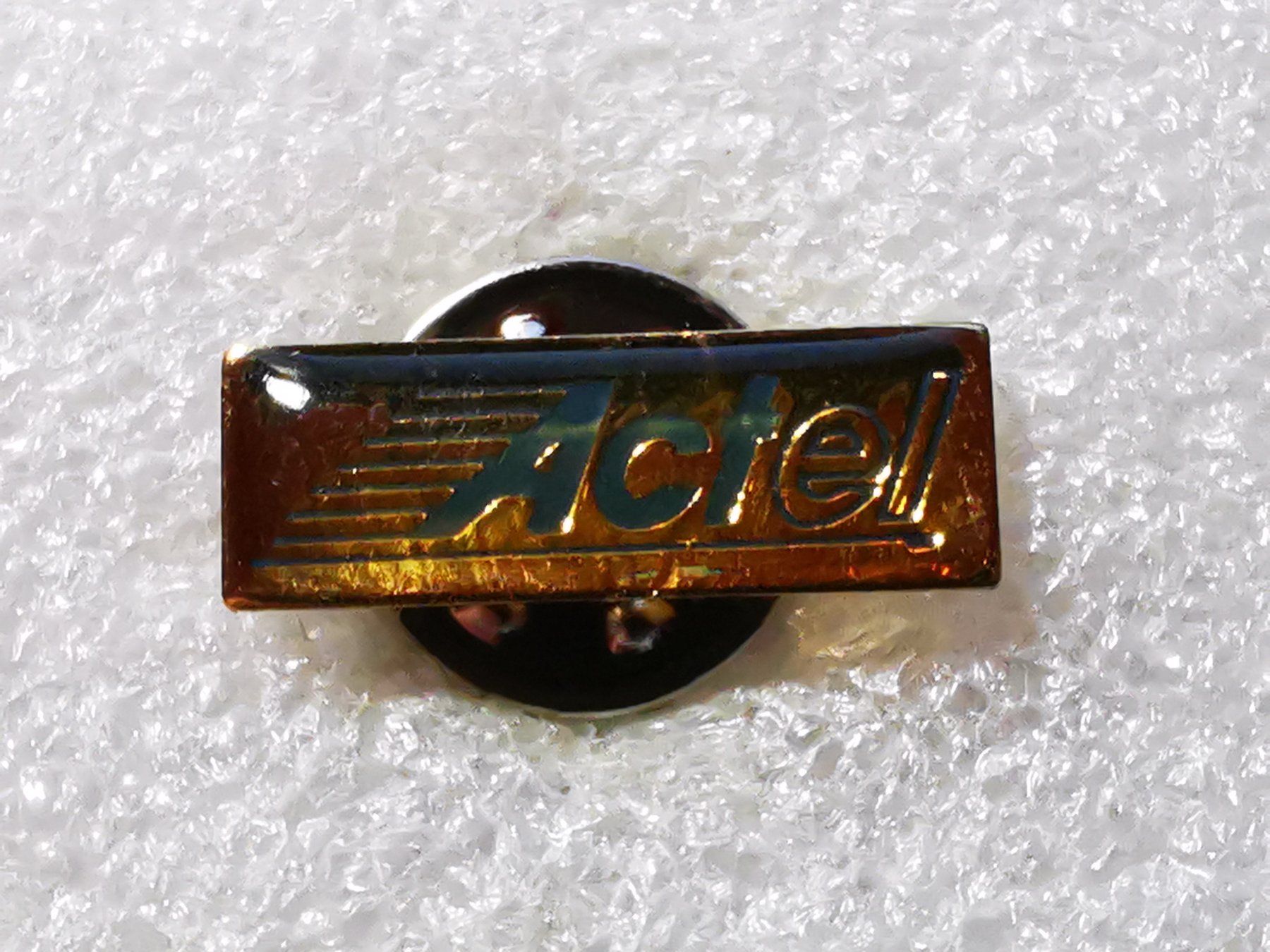 Placchette & Badge: Ansteckpin 44: Actel – Usato da Oppligen venduto da Pin-Fall-Shop