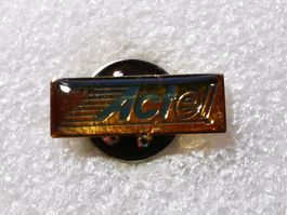 Ansteckpin 44: Actel