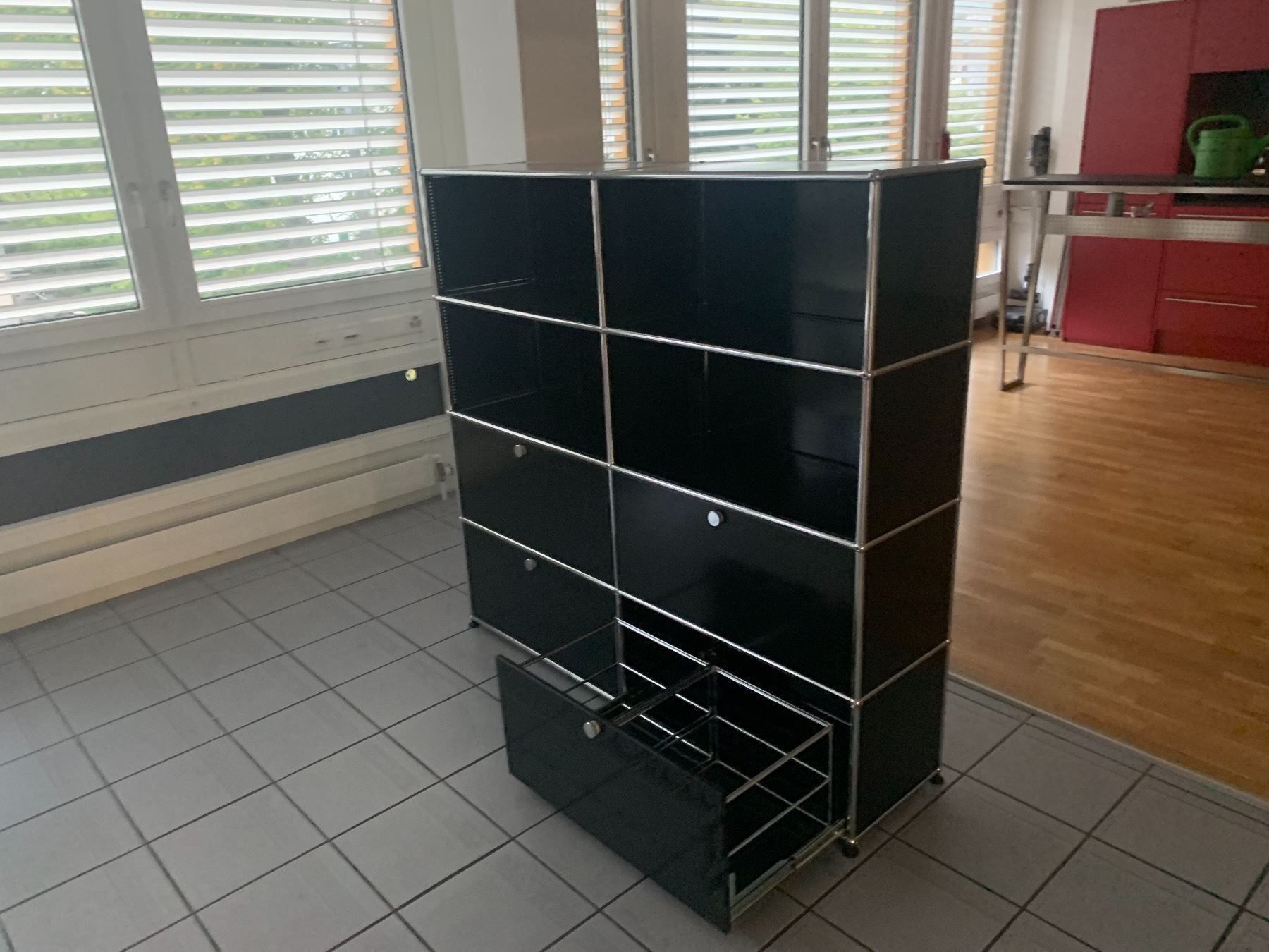 USM Scaffali: USM Highboard Black Lieferung Gratis – Usato da Thun venduto da Thuno6 2