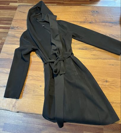 Zara Mantel schwarz mit Bindegürtel Grösse XS neuwertig