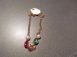 Kette goldfarbig/Anhänger weisse Perlen
