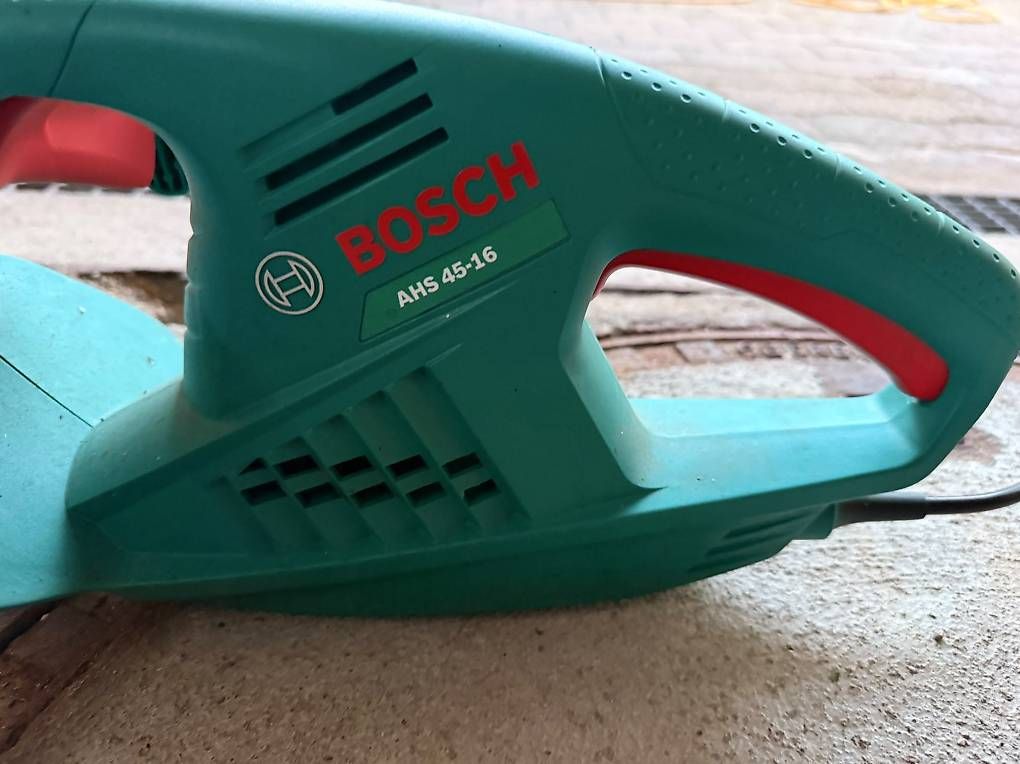 Alle Maschinen: Elektro-Heckenschere Bosch AHS 45-16 – Gebraucht aus Linden von Vally1994
