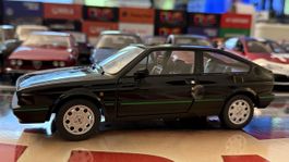 Alfa Romeo Alfetta GTV Modellauto schwarz guter Zustand