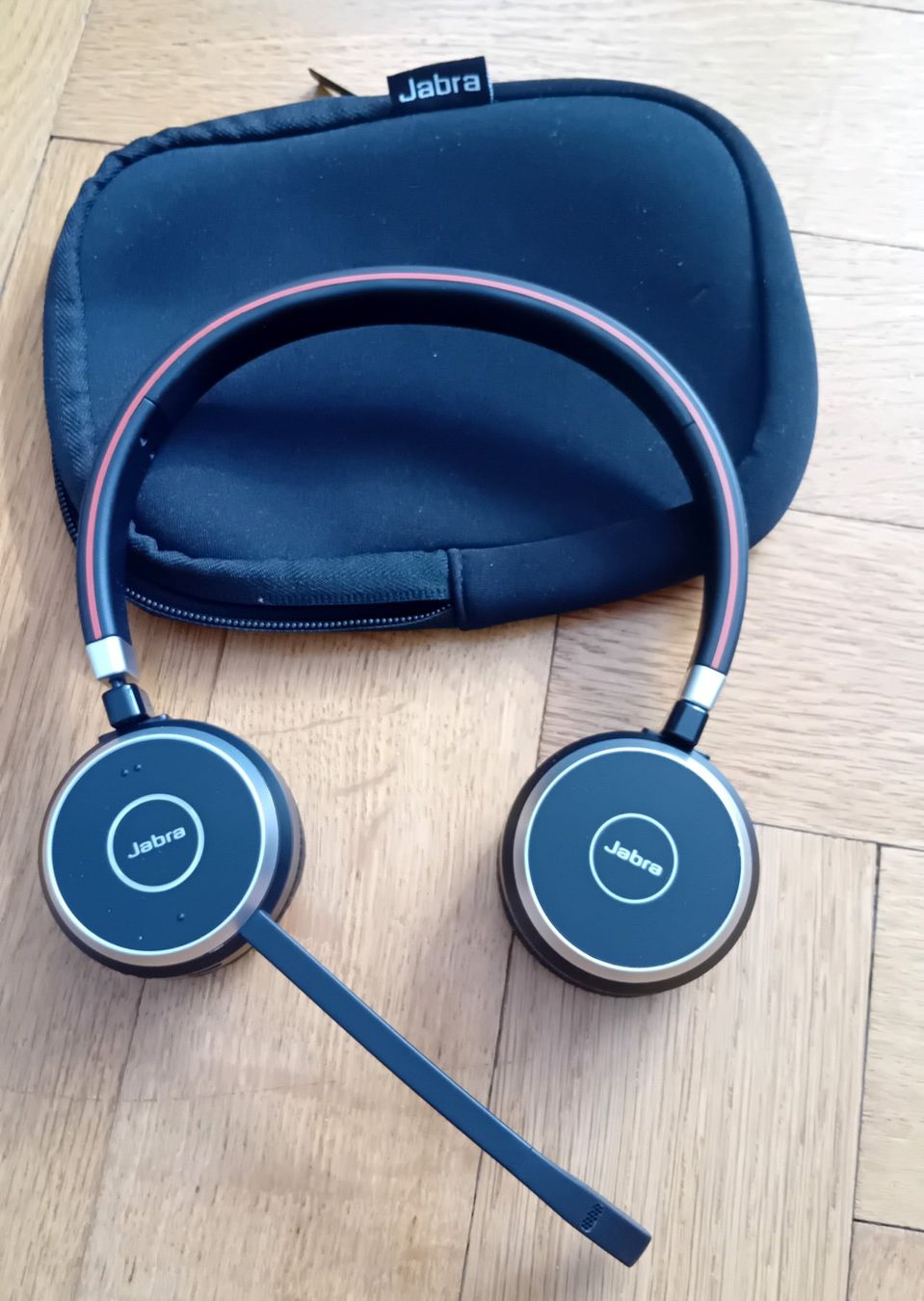 Jabra Casques audio: Casque professionnel Jabra, bluetooth (sans câble) – D'occasion à Neuchatel par Vlenoble