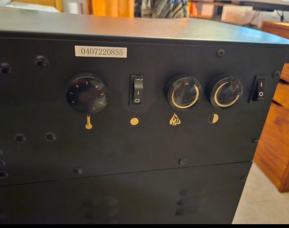 Camini: Elektro Kamin Heizlüfter – Usato da Volketswil venduto da brandhaus 3