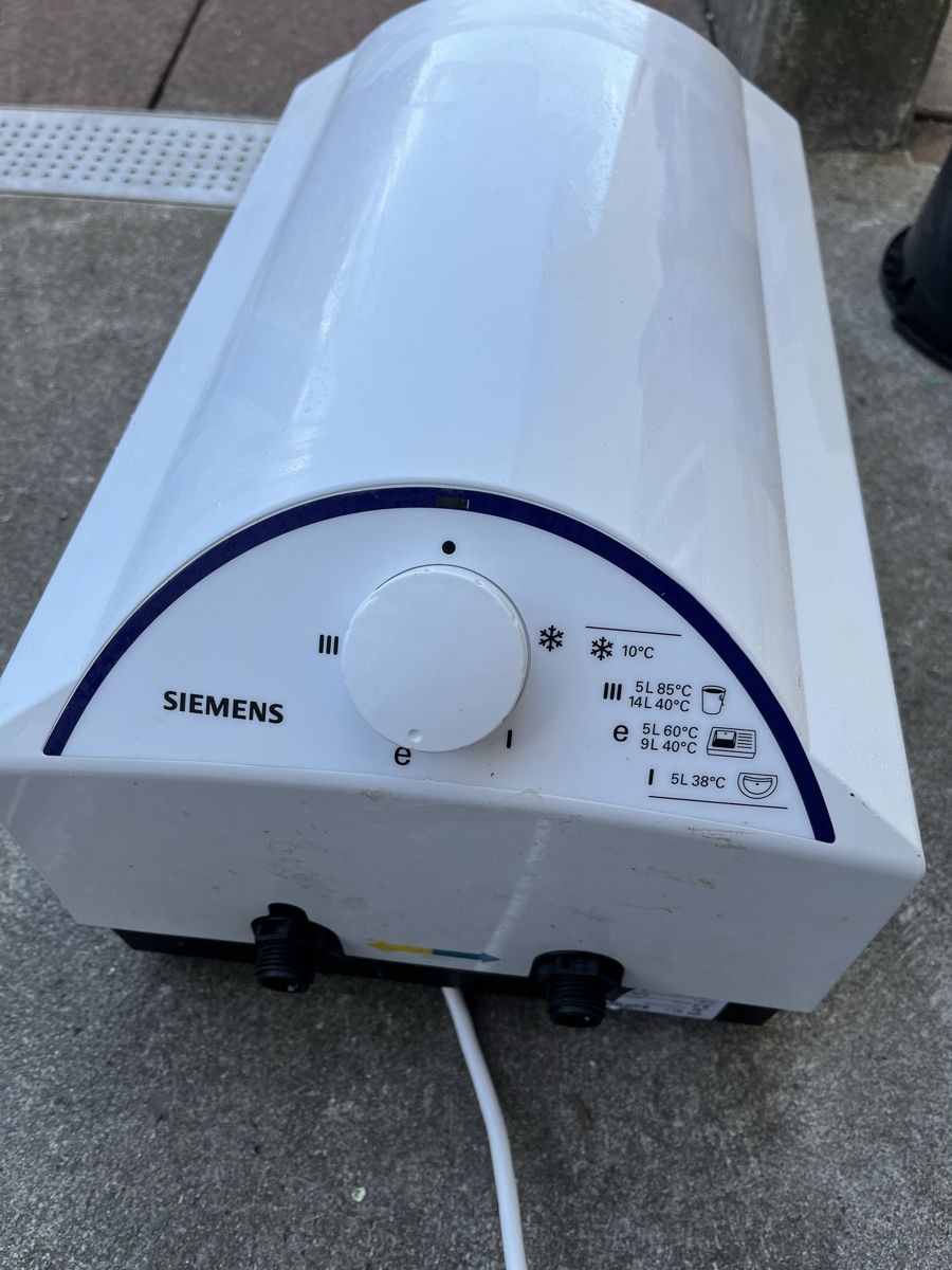 Siemens Sanitari: Warmwasserspeicher mit Wasserhahn – Usato da Möriken AG venduto da Monggeli71 2