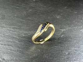Goldring mit Saphiren und Diamanten