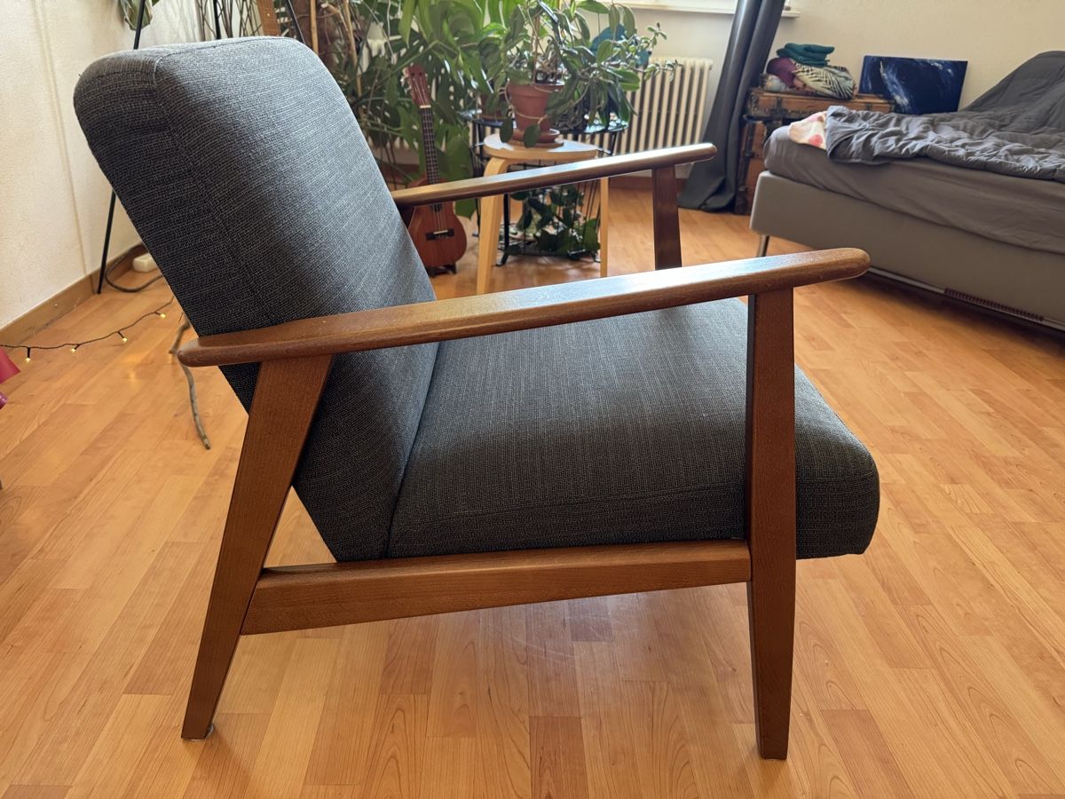 Poltrone: Fauteuil vintage gris, design scandinave – Usato da Nyon venduto da tingloo