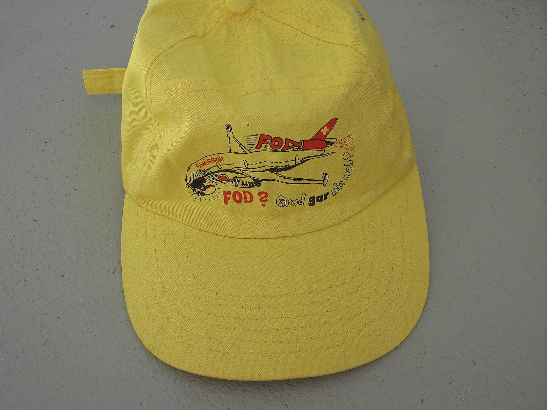 Altro in  Abbigliamento & Accessori: Swissair Cap gelb mit Bild – Nuovo e nell'imballaggio originale da Neuhausen a/Rhf venduto da phantong