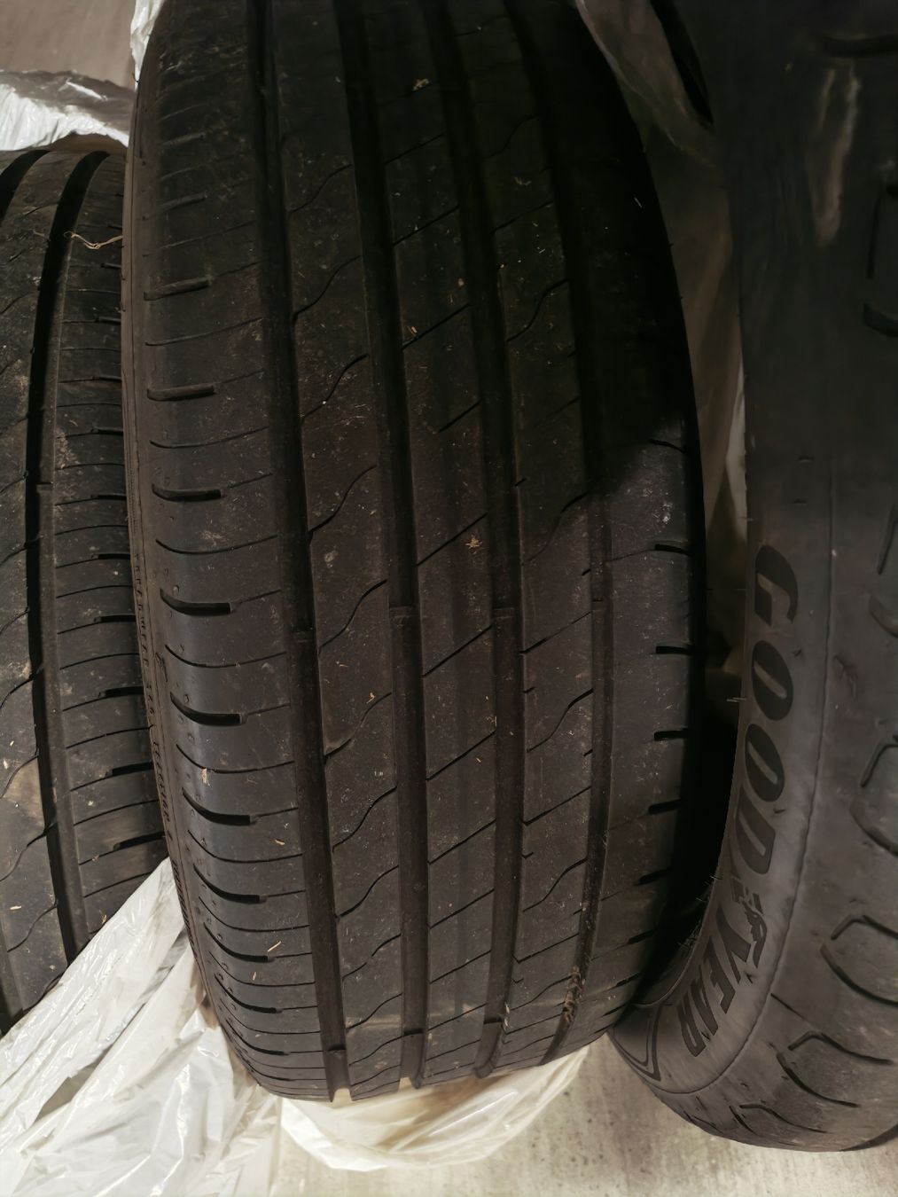 Goodyear Pneumatici & Ruote complete: 4 Goodyear EfficientGrip Performance 205/55 R19 97V – Usato da Veltheim AG venduto da Vor69 1