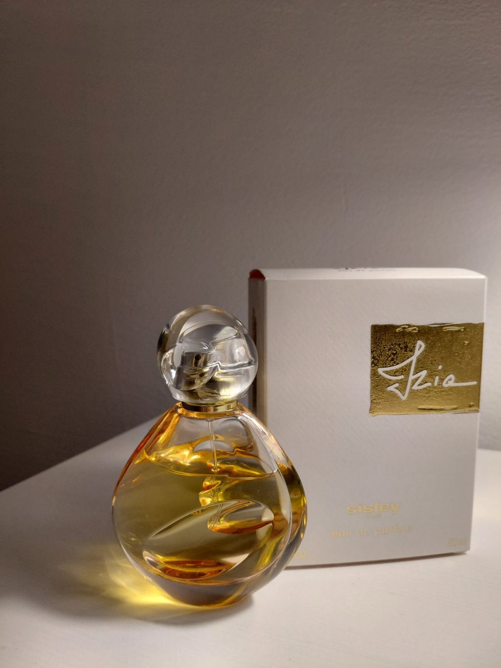 Sisley Profumi & Eau de Toilette: Izia Eau de Parfum Sisley – Usato da Root venduto da olg_b2b9