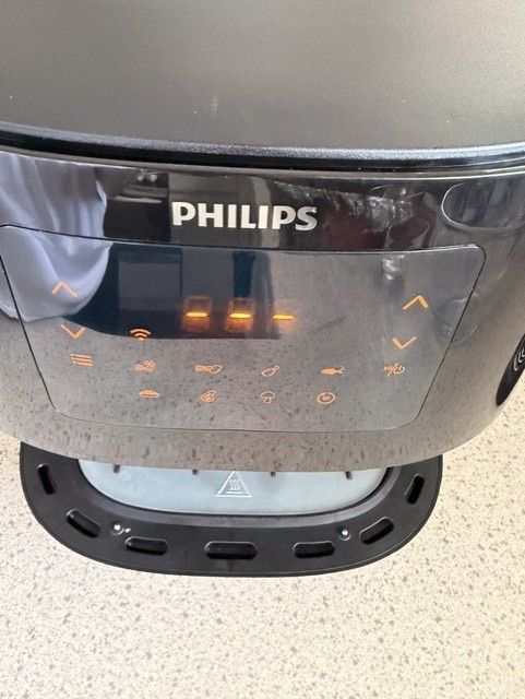 Philips Küchengeräte: AIRFRYER PHILIPS  ESSENTIAL -  XL – Neu (gemäss Beschreibung) aus Dübendorf von kerstinbrisbane 9