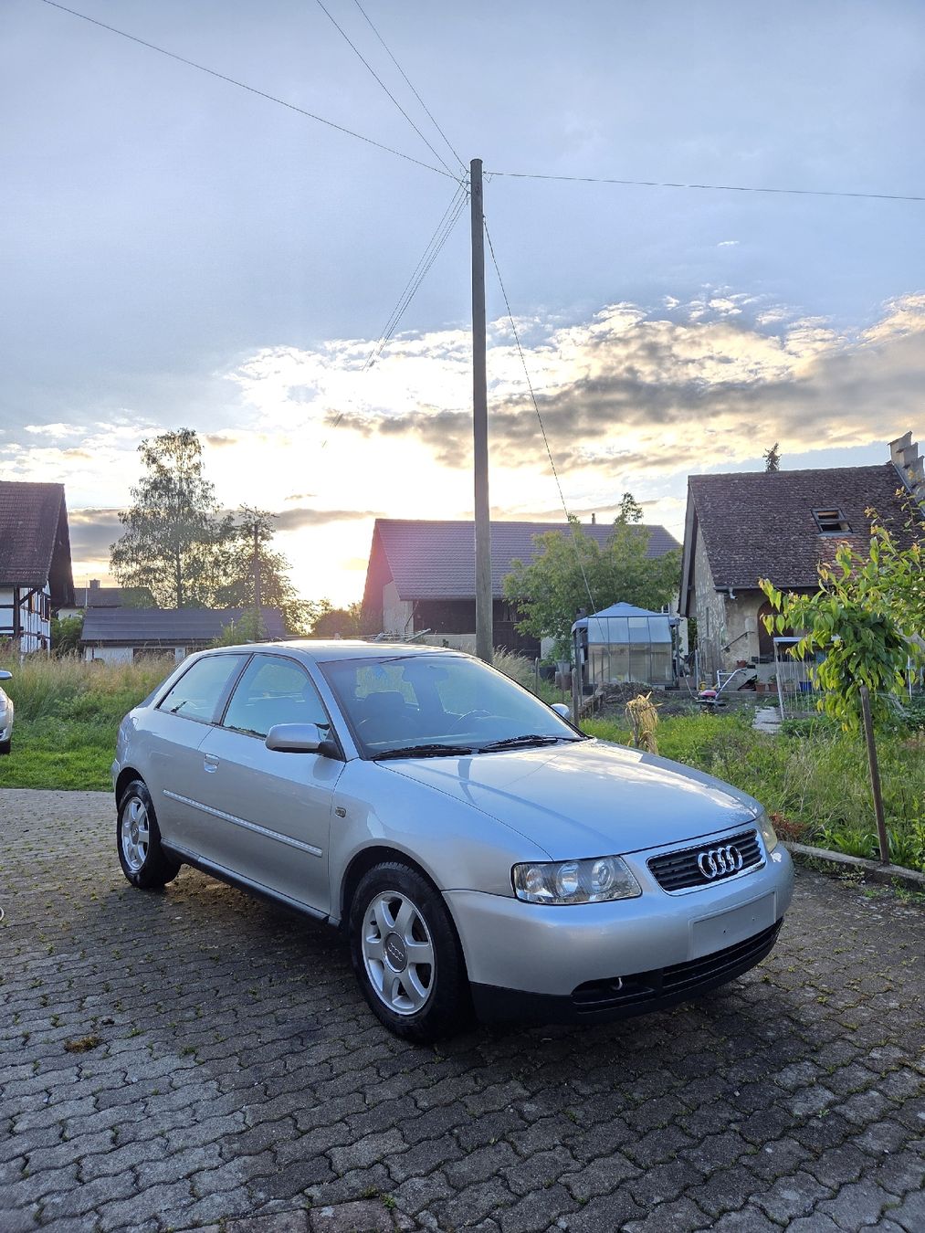 Audi Automobili: Audi A3 1.6 – Usato da Rümikon AG venduto da Leontin36