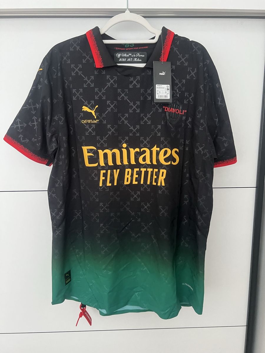 Puma Canottiere & Pantaloni: Original Ac Milan x OffWhite Trikot – Nuovo e nell'imballaggio originale da Beinwil am See venduto da justin..