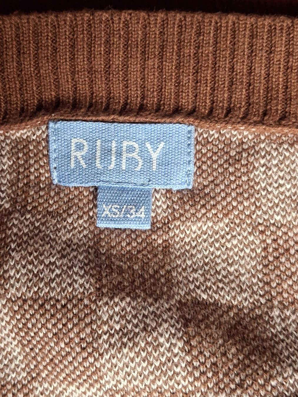 Pullover & Sweatshirts: Débardeur - pull sans manche col en V taille XS marque Ruby – Gebraucht aus Villiers von san_jn5w 2