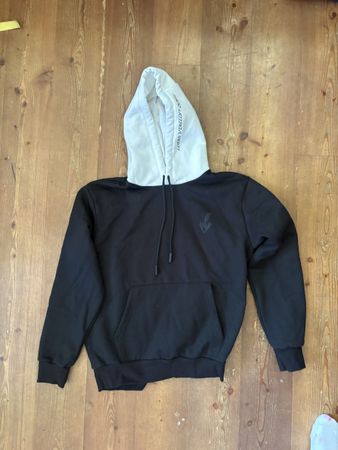 Louis Vuitton black size M