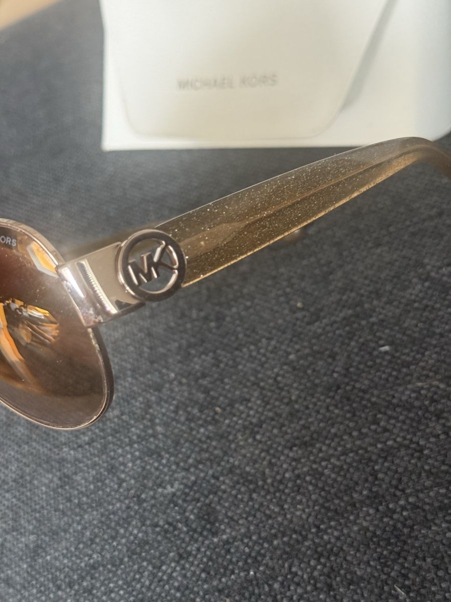 Michael Kors Lunettes & Verres: Sonnenbrille Michael Kors – D'occasion à Zürich par jag_9gyt 2