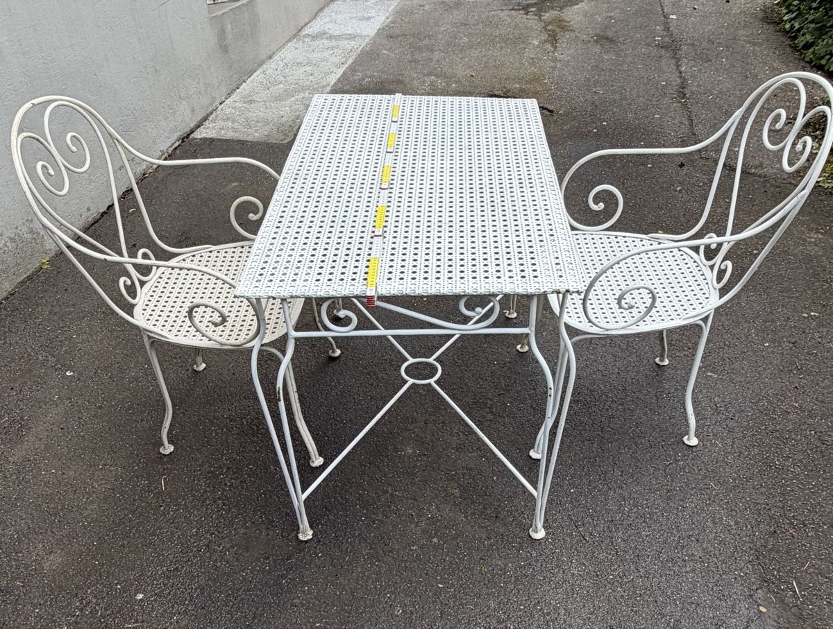 Set di tavolo e panche: Gartentisch mit zwei Stühlen, Weiss – Usato da Bern venduto da 4420