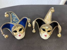 Venezianische Keramik-Harlekinmasken, Paar, 18cm