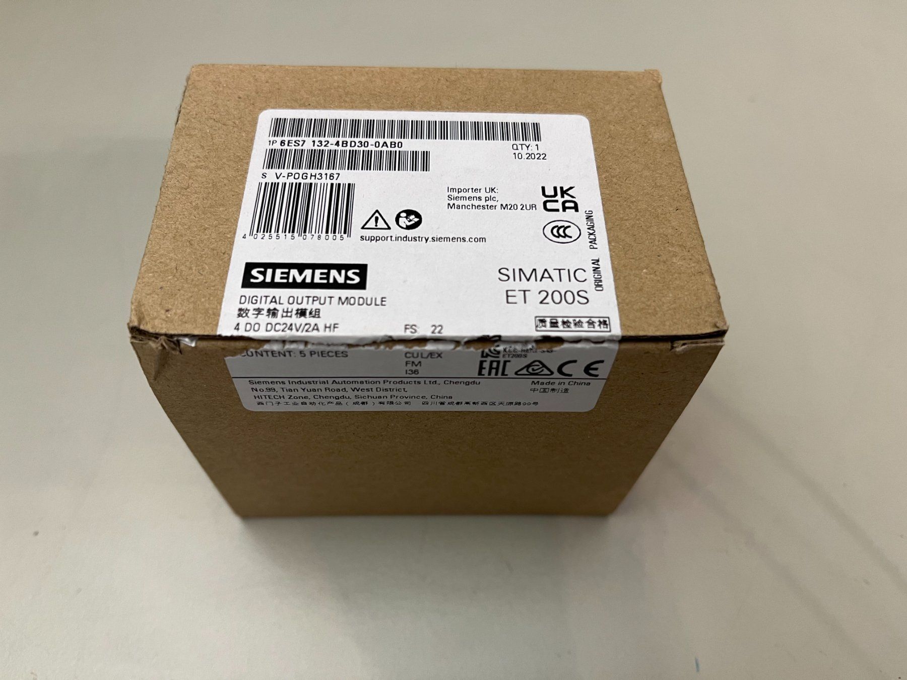 Siemens Componenti elettronici: Simatic ET200S 4 DO DC24V/2A HF – Nuovo e nell'imballaggio originale da Jenaz venduto da Speedy350